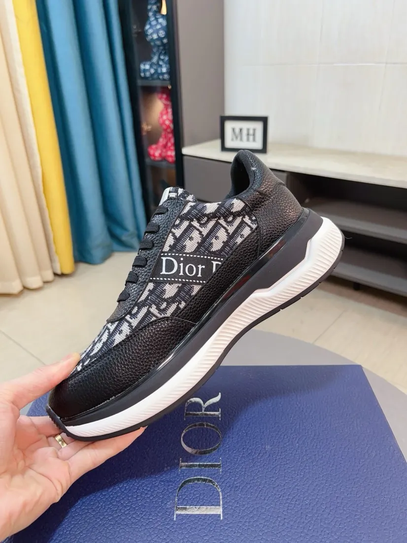 Men's men's shoes 💰458🌹🌹【Dior】Best-selling official website world premiere🔝High-end men's shoes brand official website latest series: The upper is made of imported cowhide with specially designed fabrics➕Mesh breathable lining. Make walking more convenient and comfortable! Compared with the official quality, Midea’s 1:1 replica. Create a fashionable personality to set off your uniqueness! A must-have for trendy men! Classic style. Men's sizes: 38-44.
